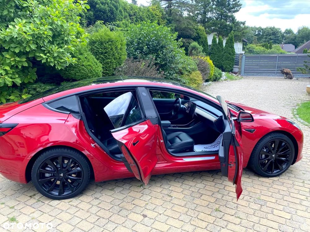 Tesla Model 3 - 25