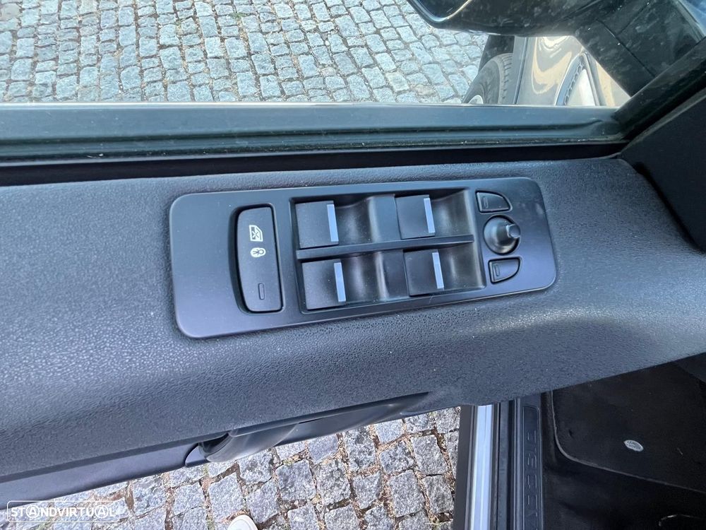 Land Rover Discovery Sport 2.0 TD4 HSE Auto - 19