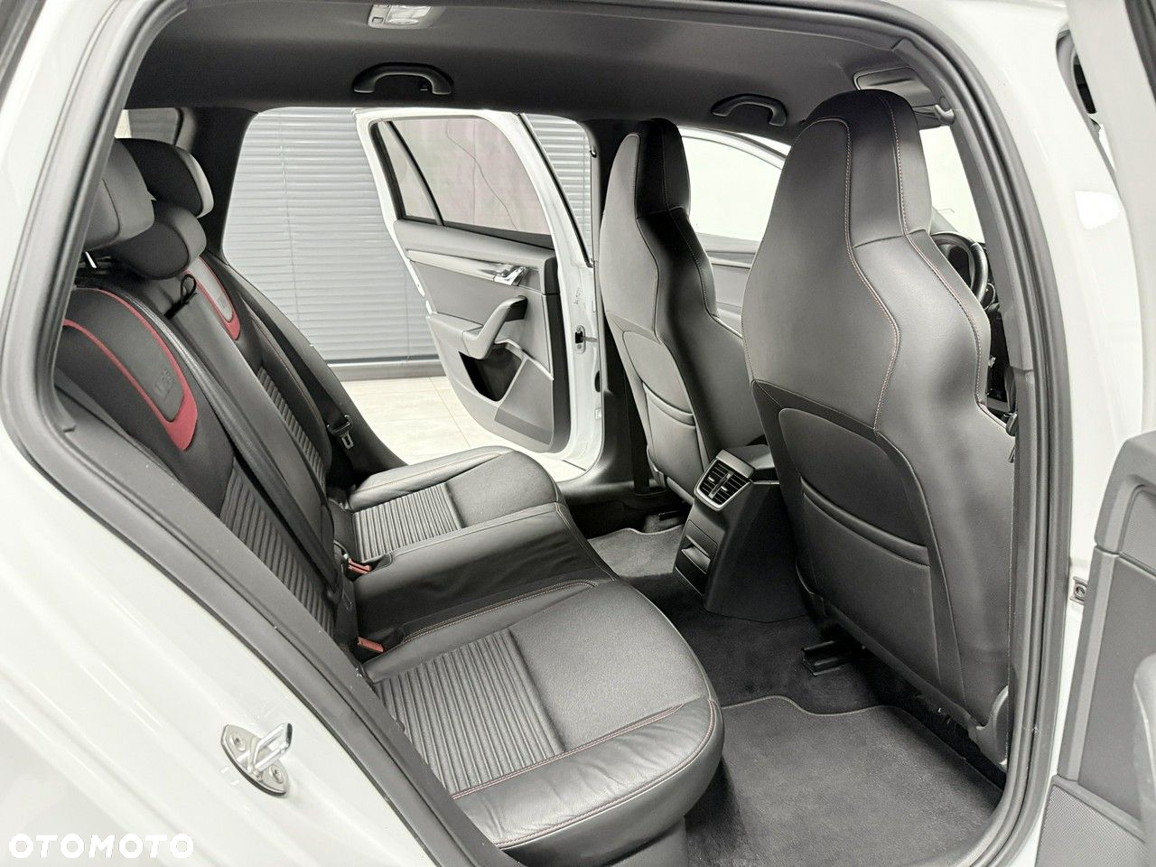Skoda Octavia 2.0 TDI RS Challenge DSG - 37