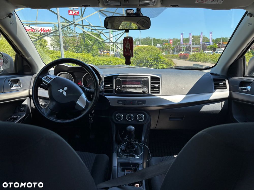 Mitsubishi Lancer 1.6 Invite - 14