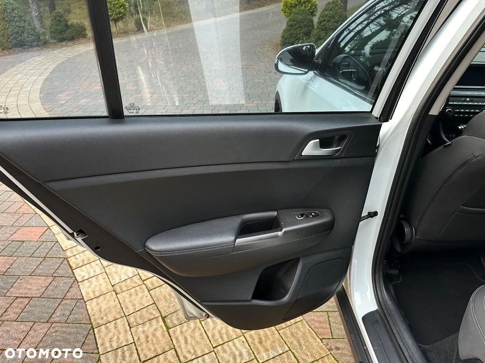 Kia Sportage 1.7 CRDI 2WD ISG Dream-Team Edition - 28
