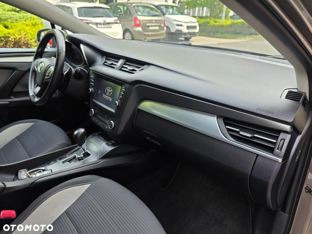 Toyota Avensis - 25