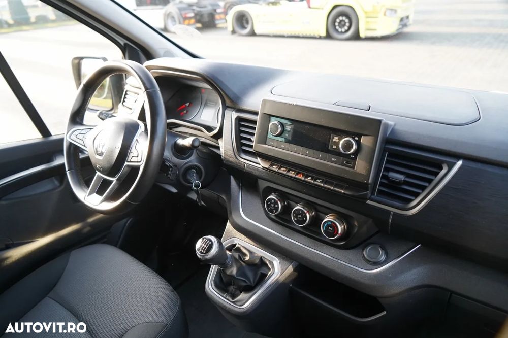 Renault TRAFIC III / AUTOBUS / 9 LOCURI / 90.000 KM / PRIMUL PROPRIETAR / SHOWROOM POLONESE / 2022 / - 21