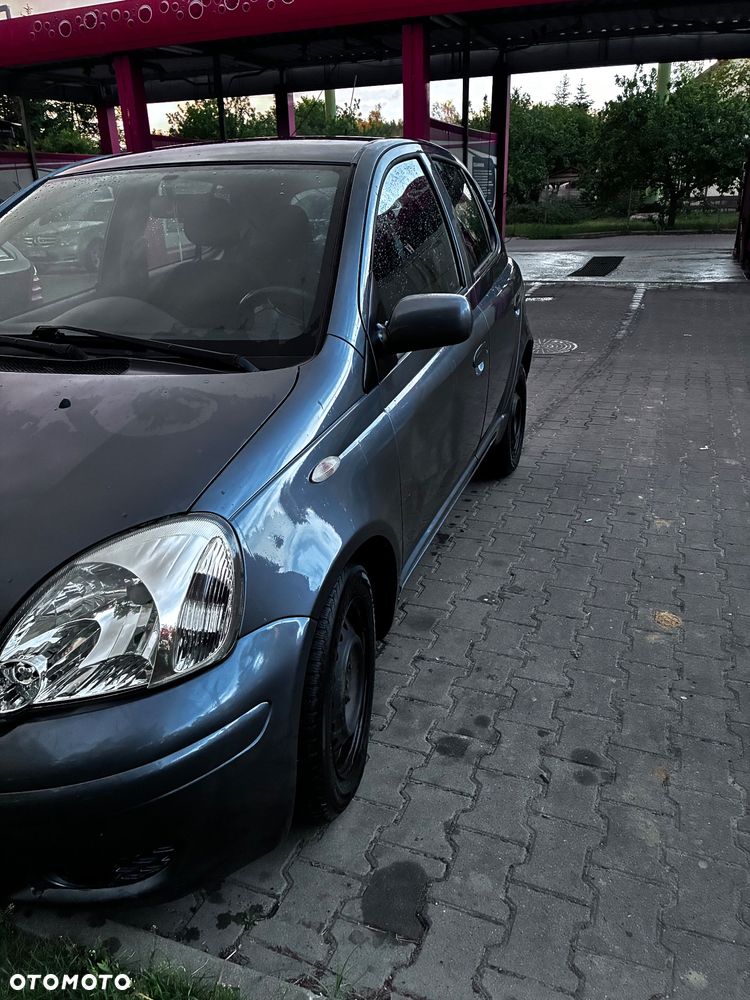 Toyota Yaris 1.4 D-4D Base - 5
