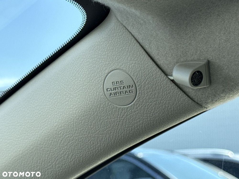 Toyota Yaris Hybrid 100 Premium - 23