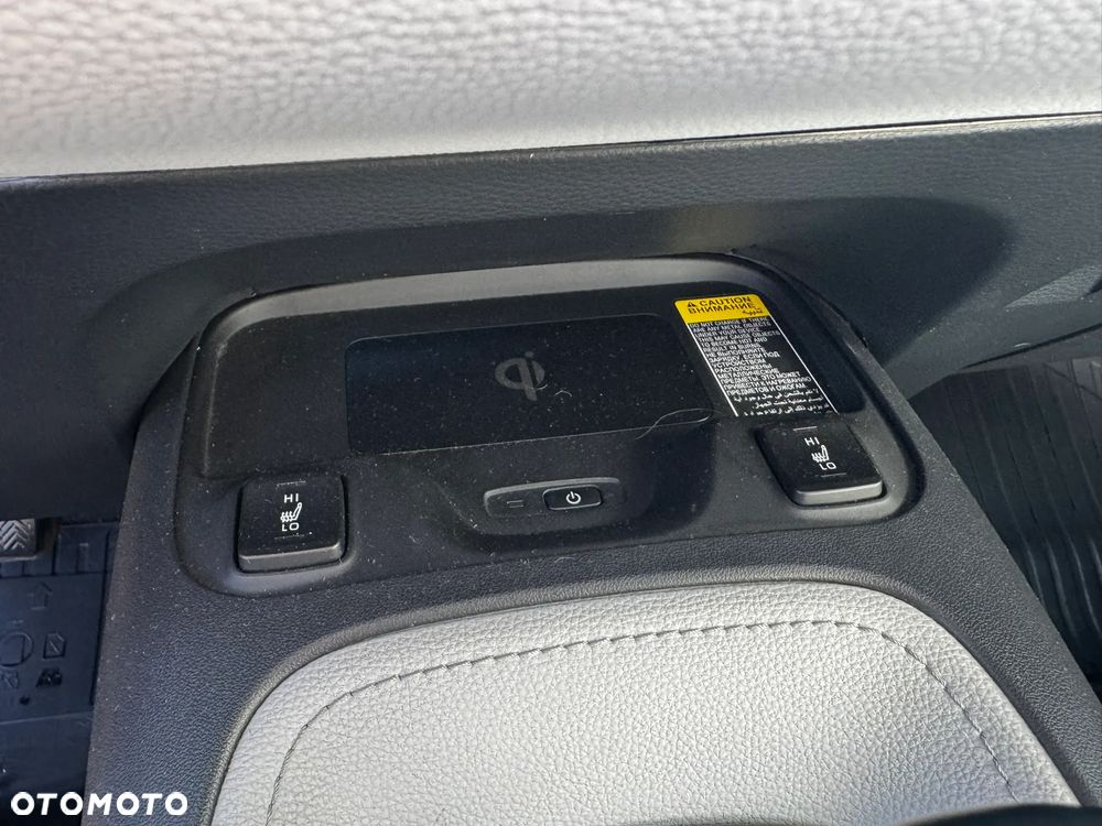 Toyota Corolla 2.0 Hybrid Executive - 12