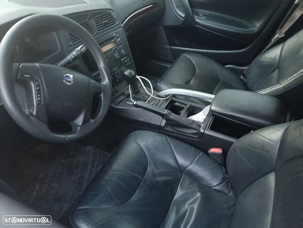 Volvo XC 70 D5 Nivel 3 Auto. - 18