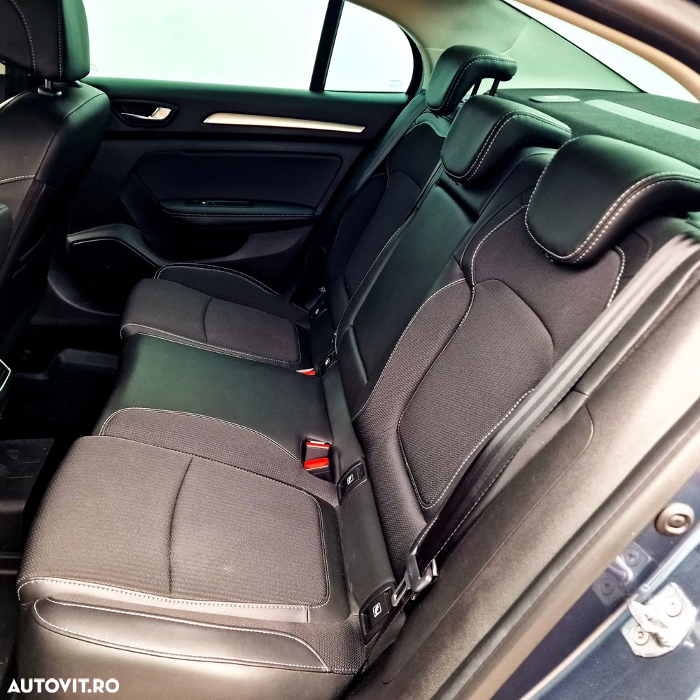 Renault Megane TCe 140 GPF Techno - 13