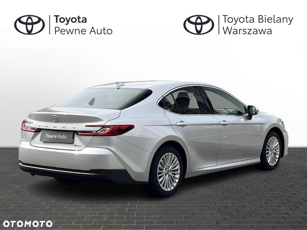 Toyota Camry - 5