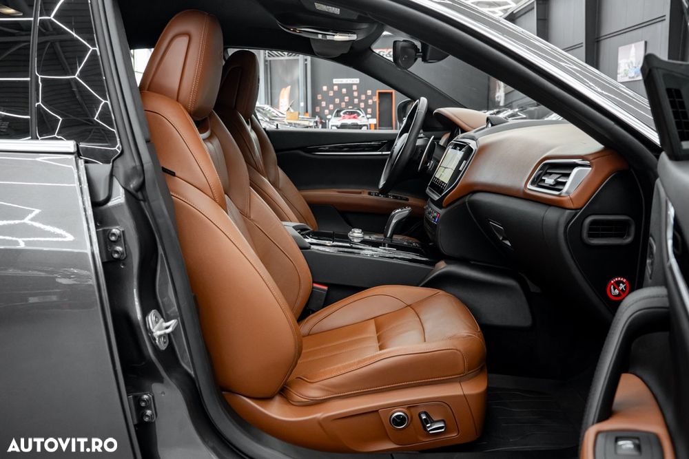 Maserati Ghibli GT Hybrid - 12