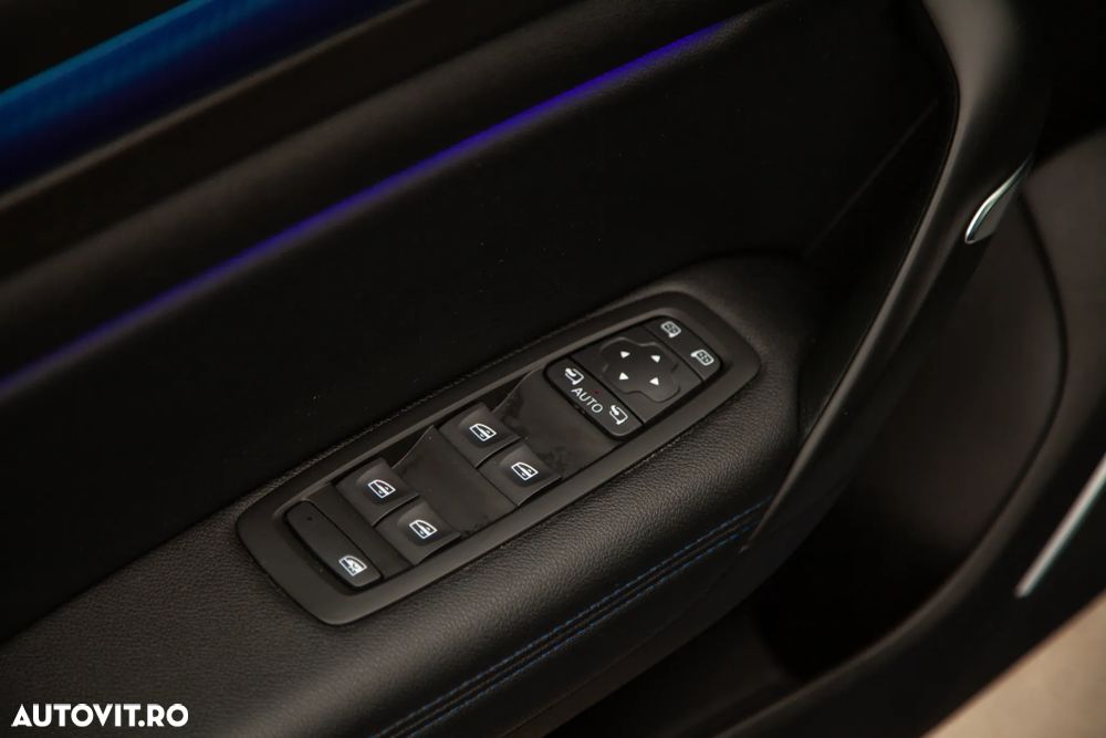 Renault Megane TCe 140 GPF R.S. LINE - 10