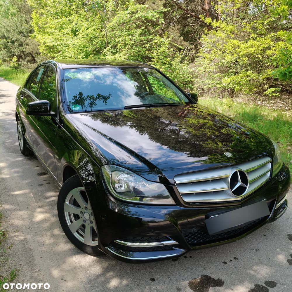 Mercedes-Benz Klasa C 180 CGI BlueEff Avantgarde - 2