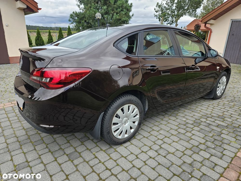 Opel Astra - 4