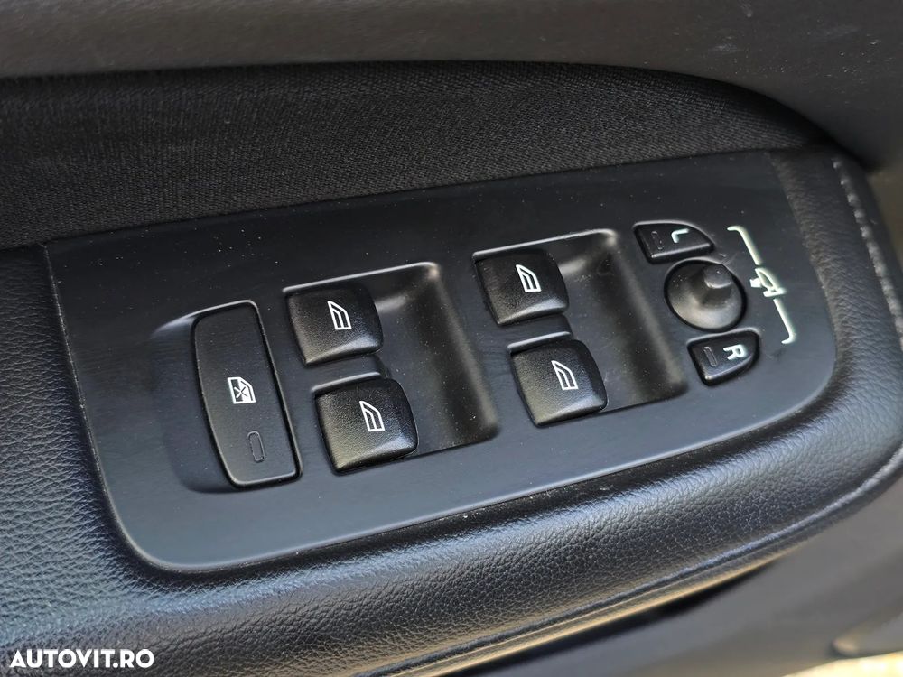 Volvo V60 T6 AWD Twin Engine Geartronic Momentum Pro - 40