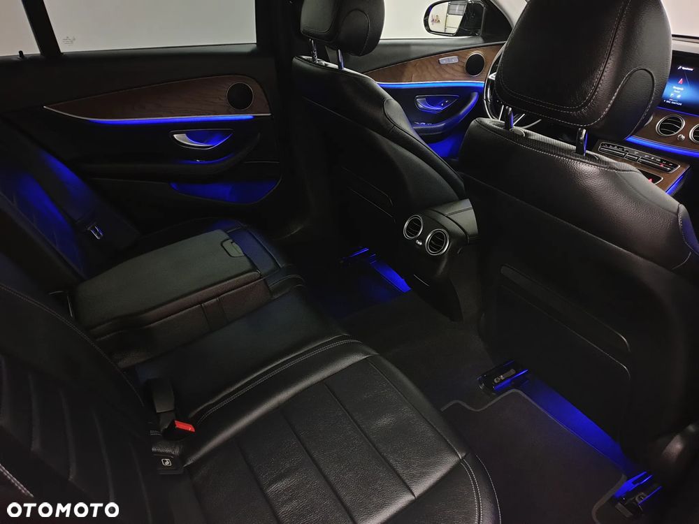 Mercedes-Benz Klasa E 300 de 4Matic 9G-TRONIC AMG Line - 31
