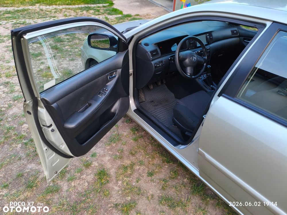 Toyota Corolla - 24