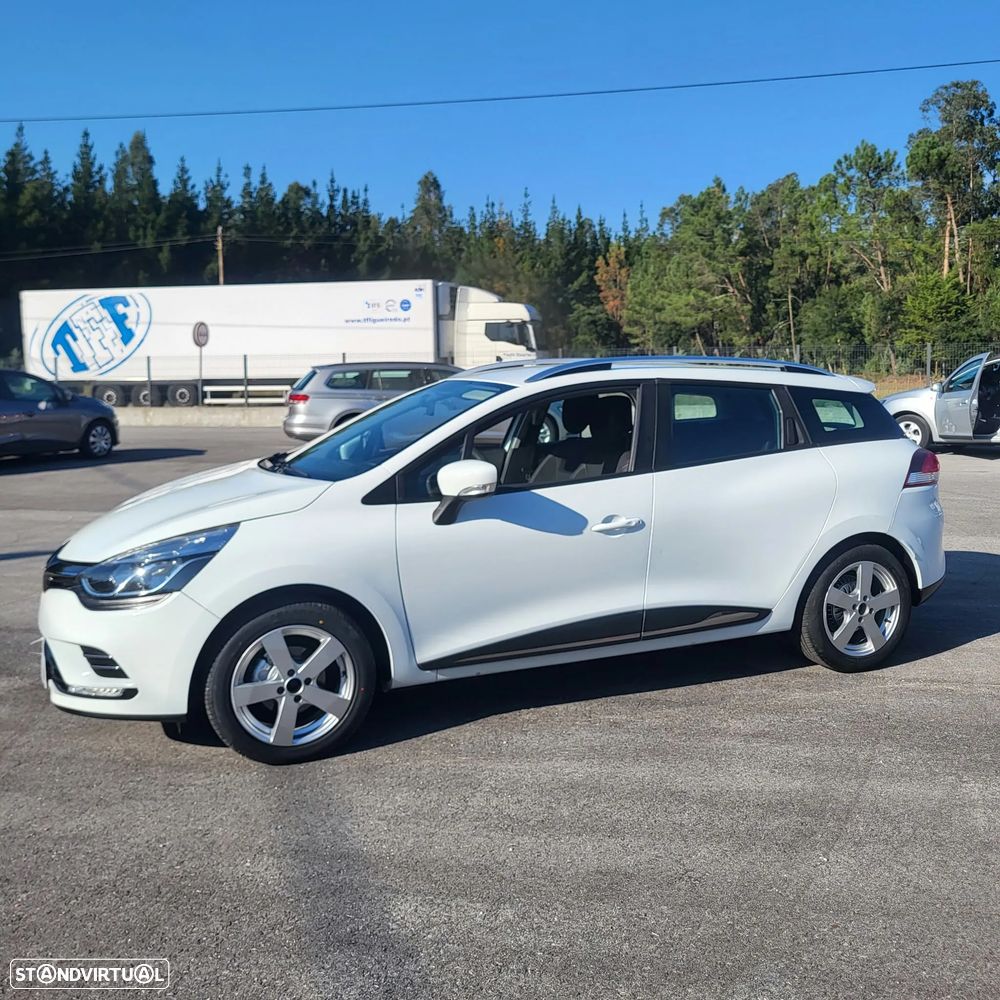 Renault Clio Sport Tourer (Energy) dCi 90 Bose Edition - 4