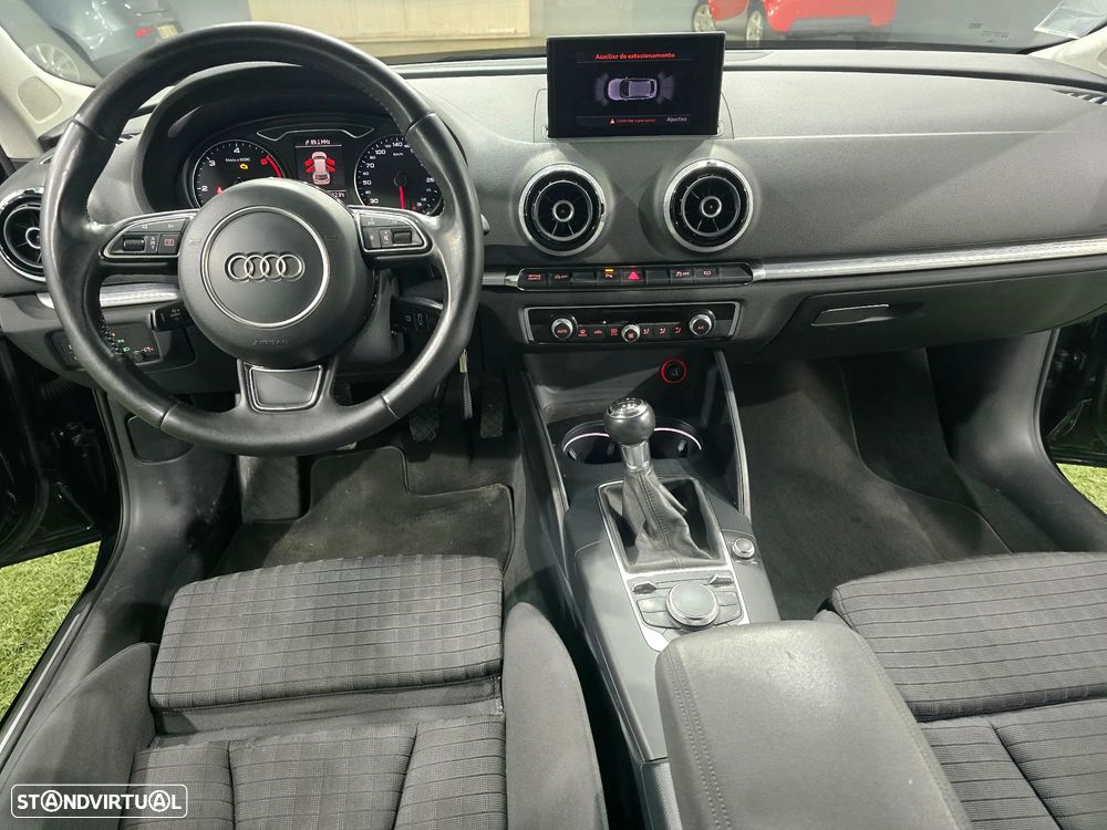 Audi A3 Sportback 2.0 TDI B.Line Attraction - 11