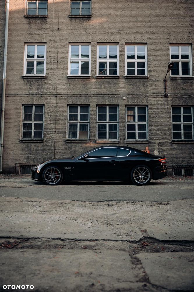 Maserati GranTurismo S - 5