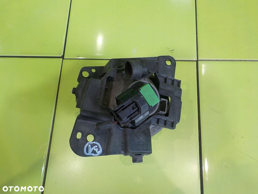 MAZDA CX7 LIFT 2.2 D 10r halogen prawy - 8