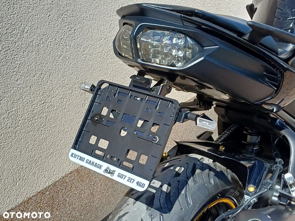 Yamaha FZ8 - 16