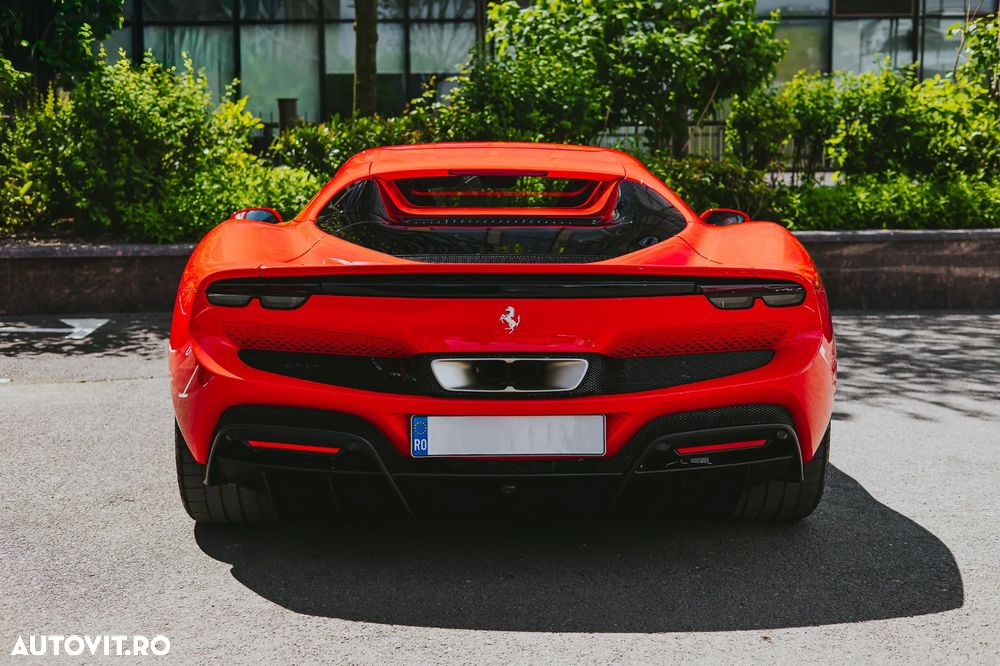 Ferrari 296 GTS - 11