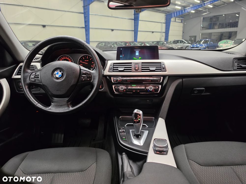 BMW Seria 3 320d Advantage - 21