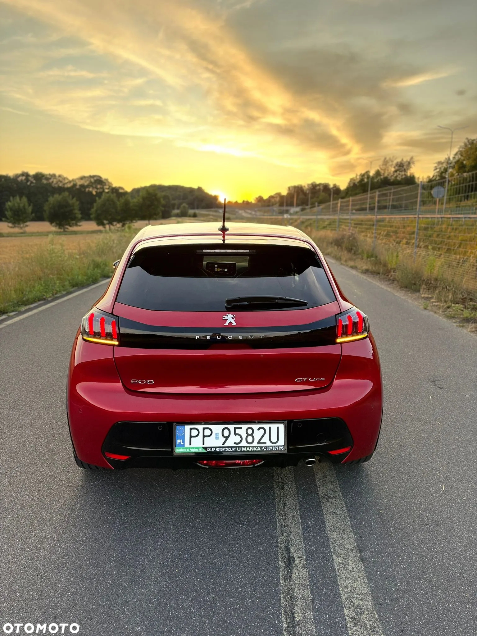 Peugeot 208 PureTech 100 GT Pack - 4