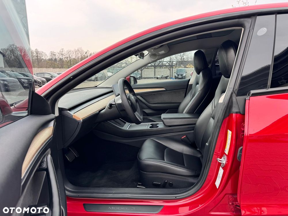 Tesla Model 3 - 29