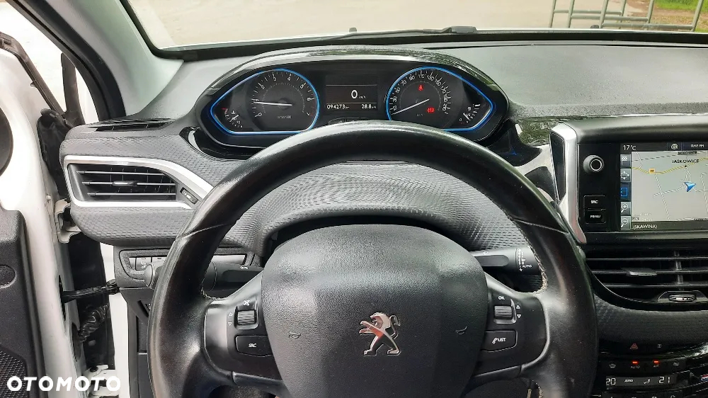 Peugeot 2008 1.2 Pure Tech Allure S&S - 12