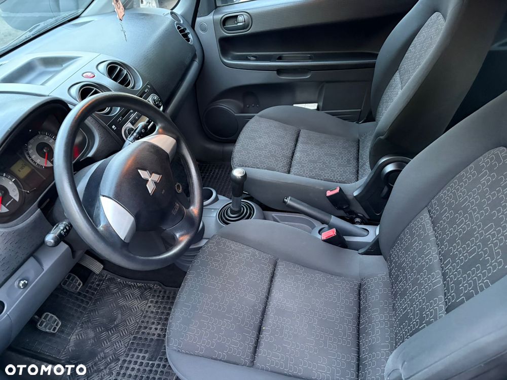 Mitsubishi Colt - 7