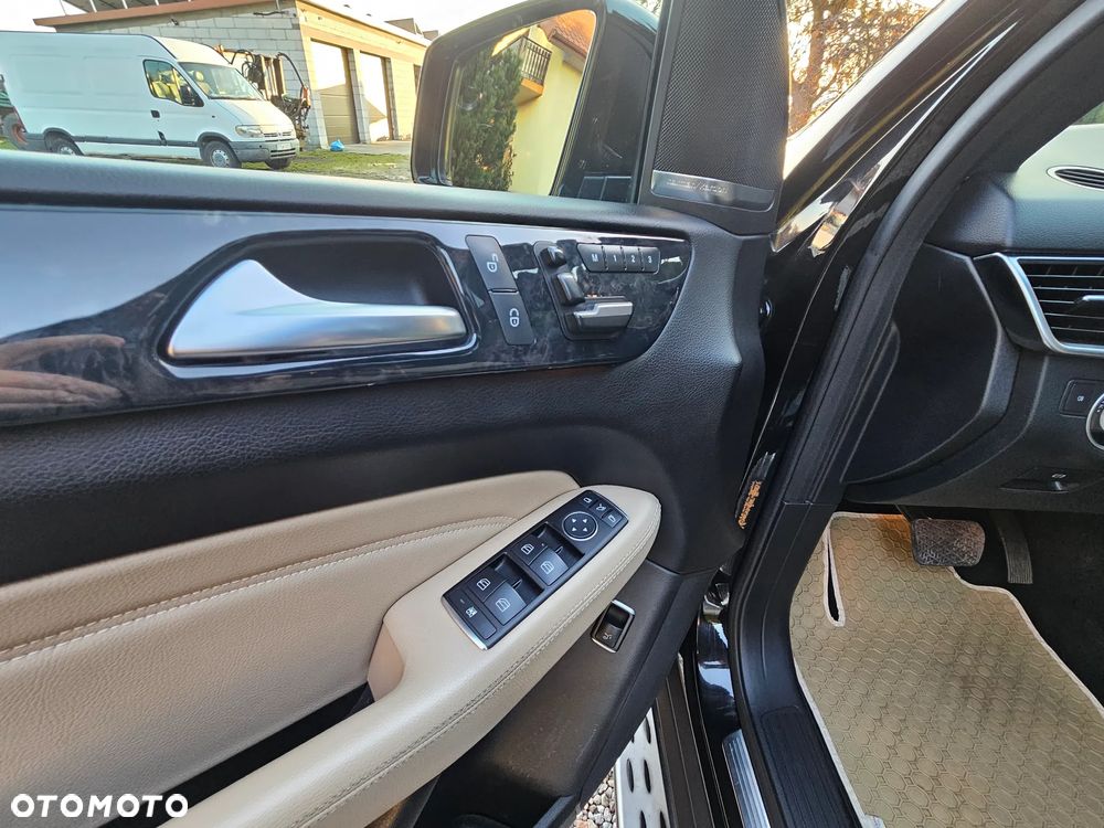 Mercedes-Benz ML - 7