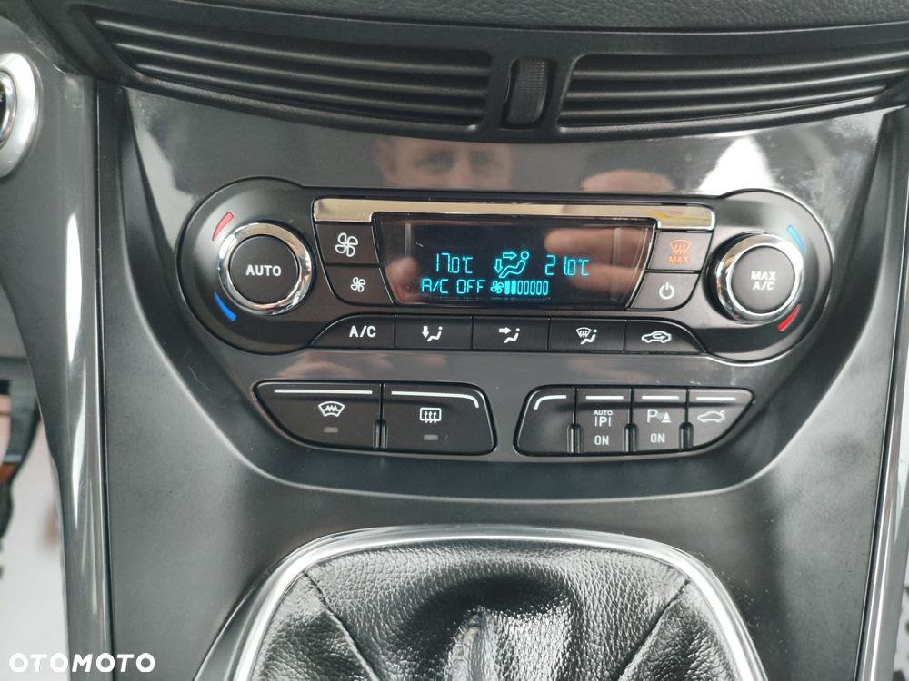 Ford Kuga 2.0 TDCi 4x4 Titanium - 32