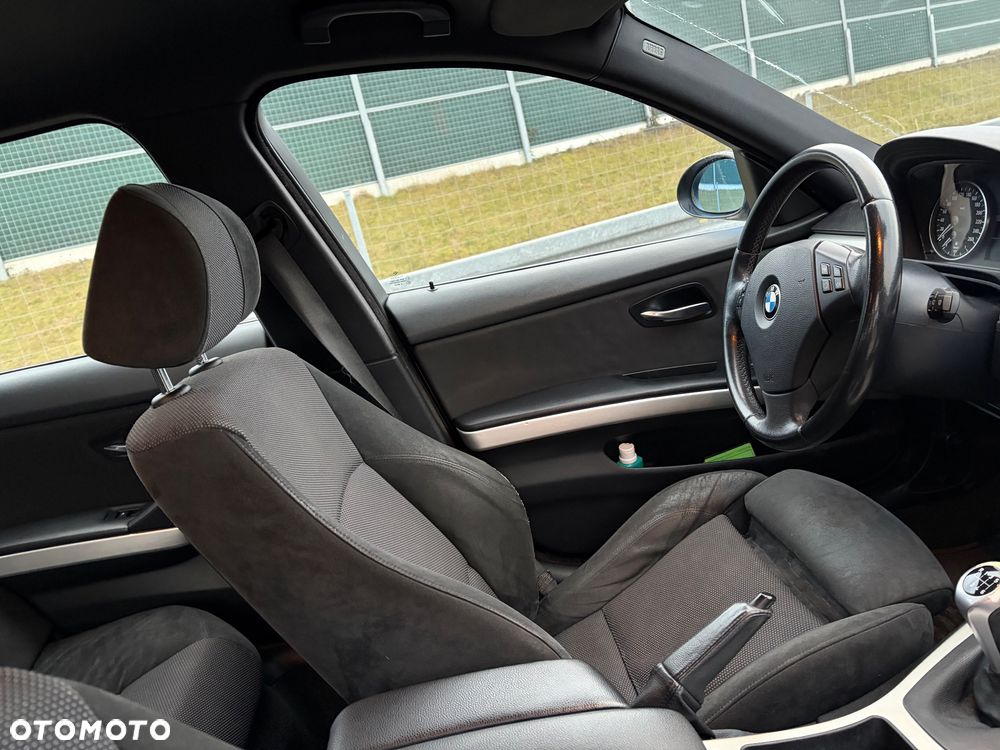 BMW Seria 3 330d - 16