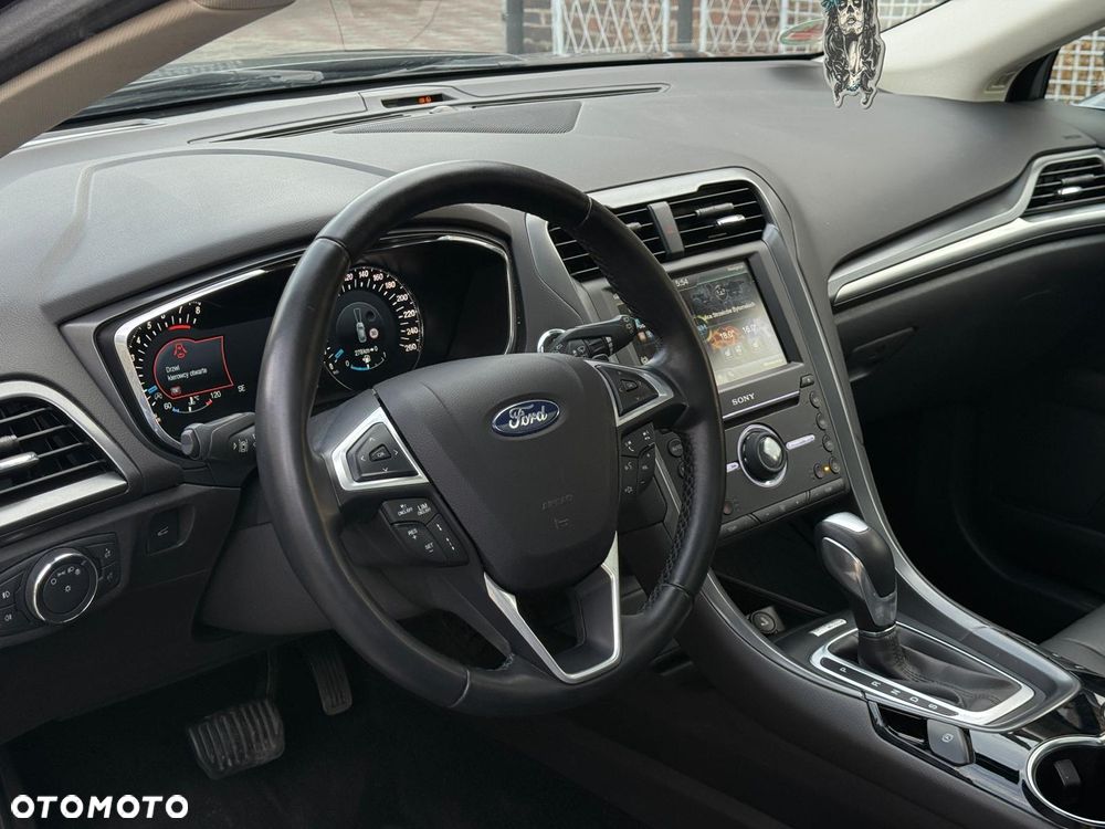 Ford Mondeo 2.0 EcoBoost STart-Stopp Autom Titanium - 13