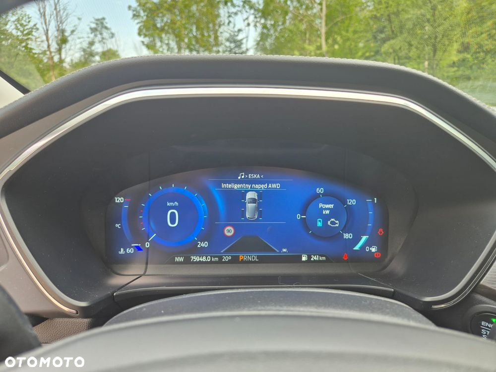 Ford Kuga - 10