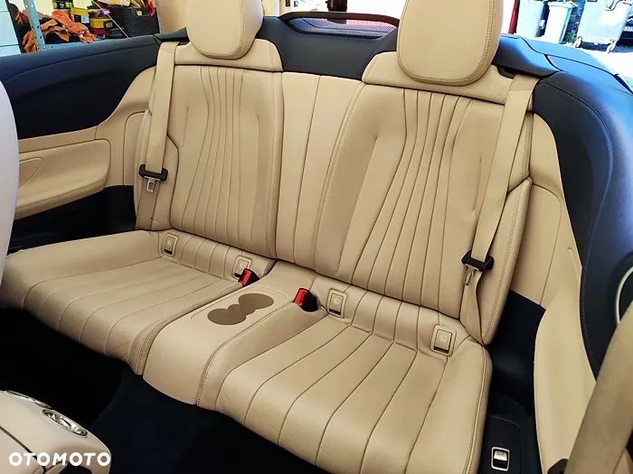 Mercedes-Benz Klasa E 220 d Kabriolet 4-Matic 9G-TRONIC - 34