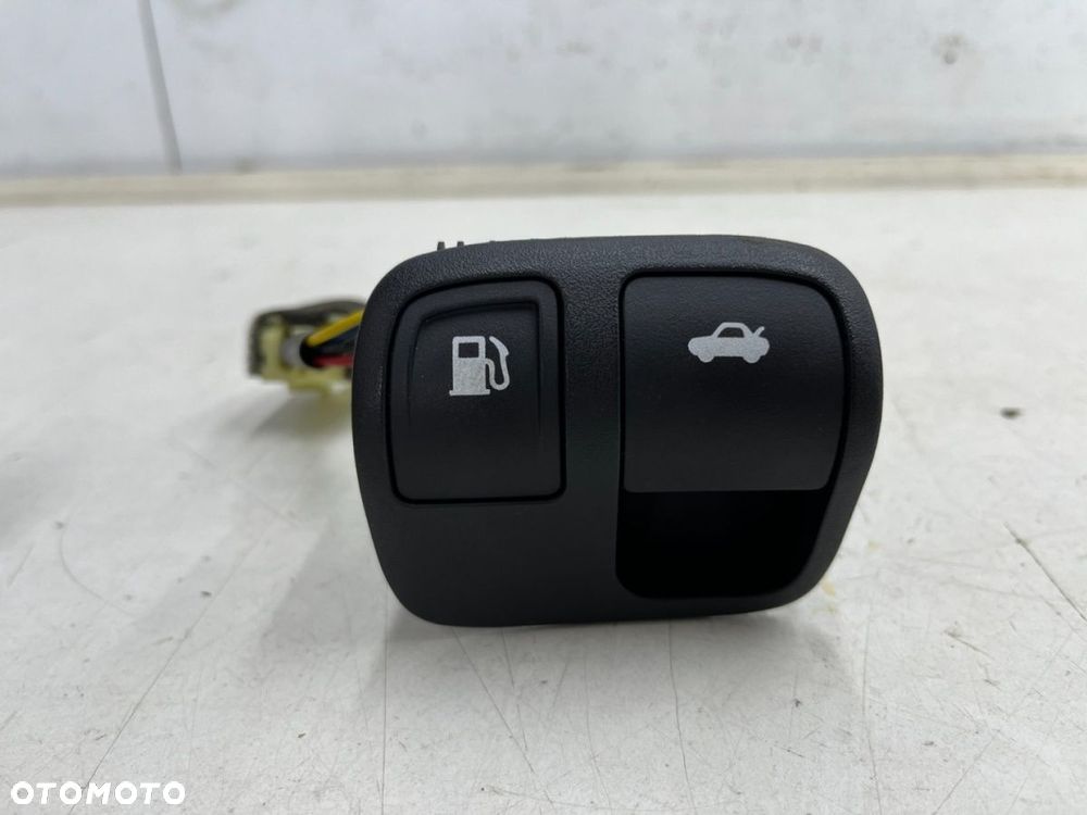 Przełącznik Hyundai Grandeur IV 05-11r. przycisk otwierania klapy bagażnika klapki wlewu paliwa - 1