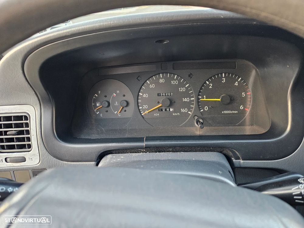Toyota Hiace 2.4 D 2001 - IVA Dedutível - 12