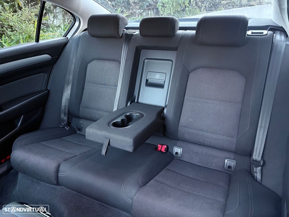 VW Passat 2.0 TDI Confortline DSG - 53