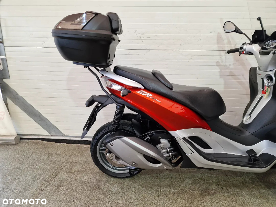 Piaggio MP-3 - 7