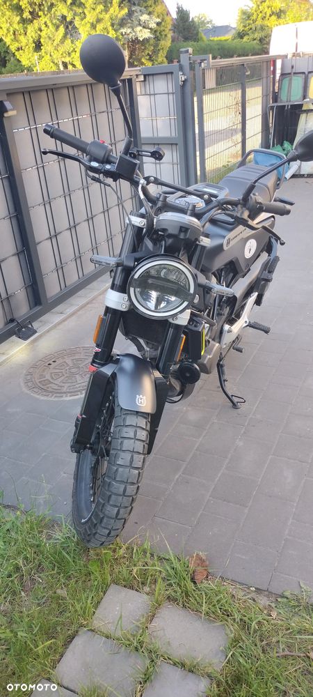 Husqvarna Svartpilen - 4