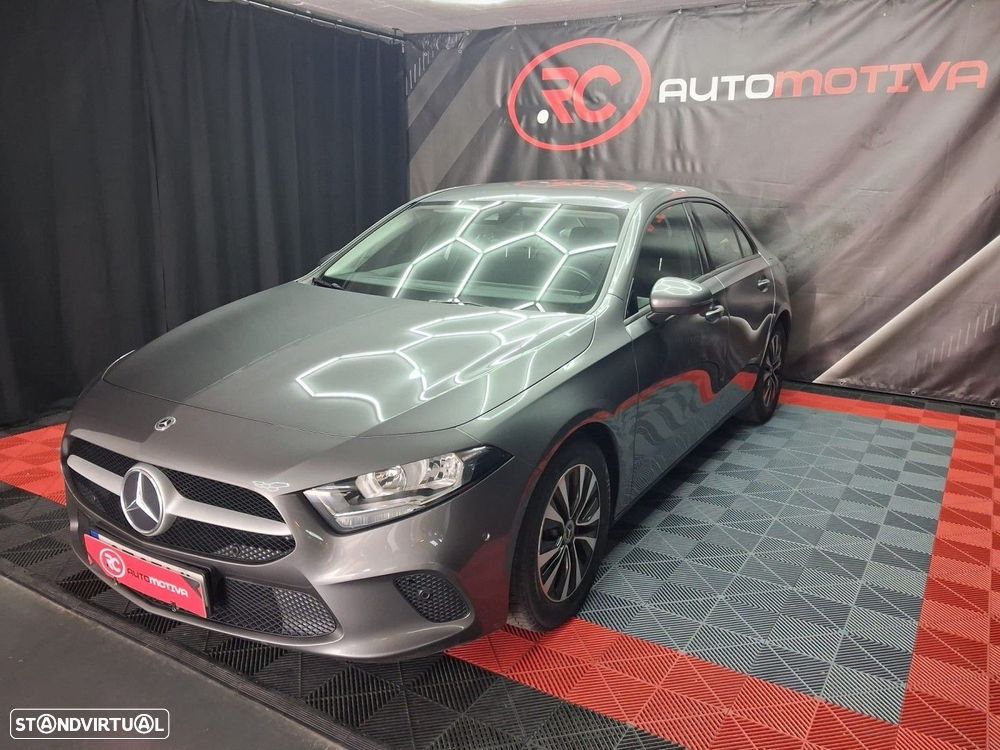 Mercedes-Benz A 200 Limousine d Progressive Aut. - 4