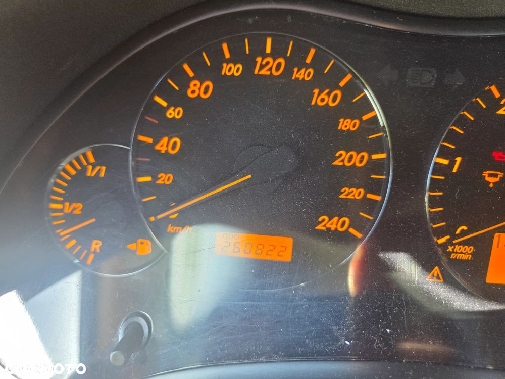 Toyota Avensis 2.0 D-4D - 1