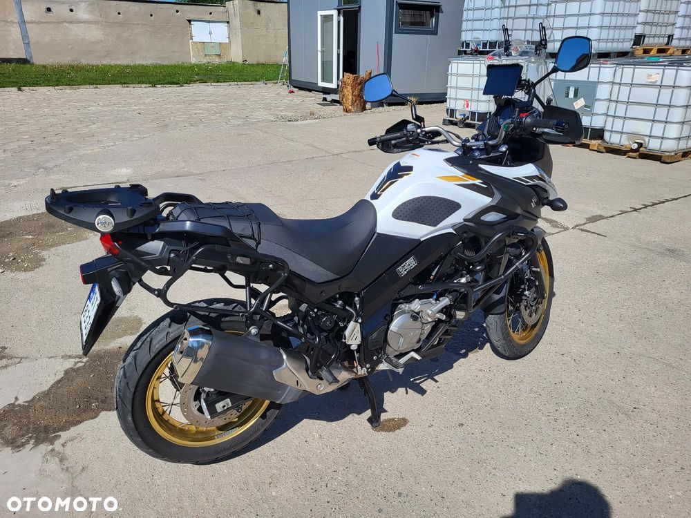Suzuki V-STROM - 13