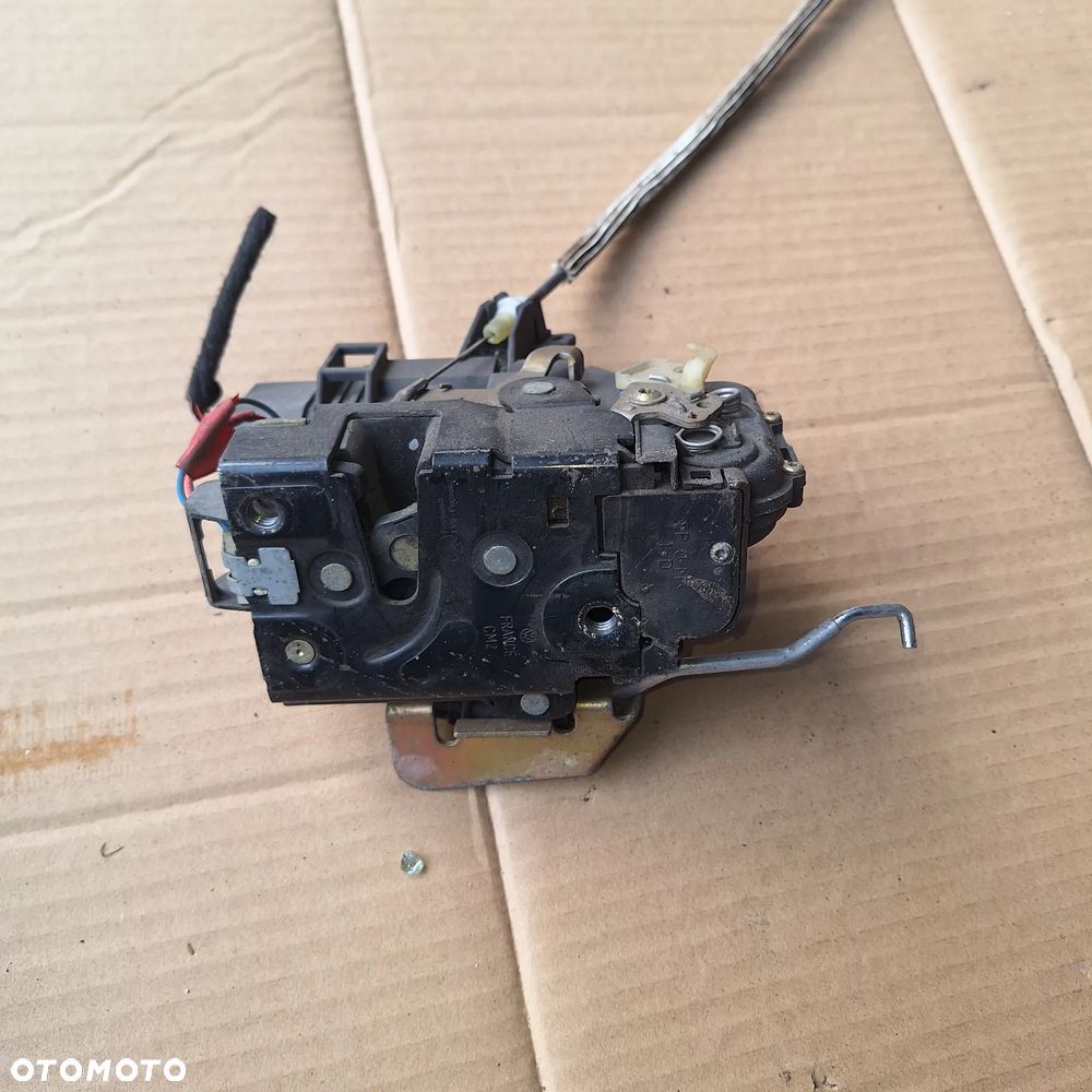 ZAMEK DRZWI LEWY PRAWY PRZOD AUDI A6C5