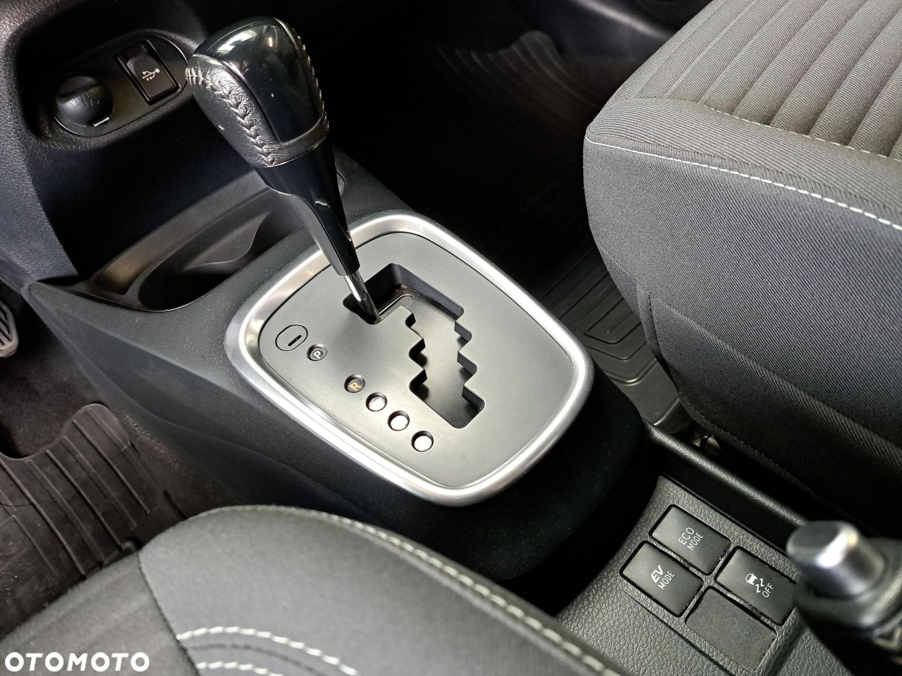 Toyota Yaris - 26