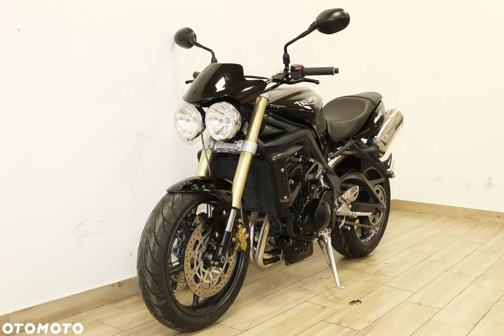 Triumph Street Triple - 11