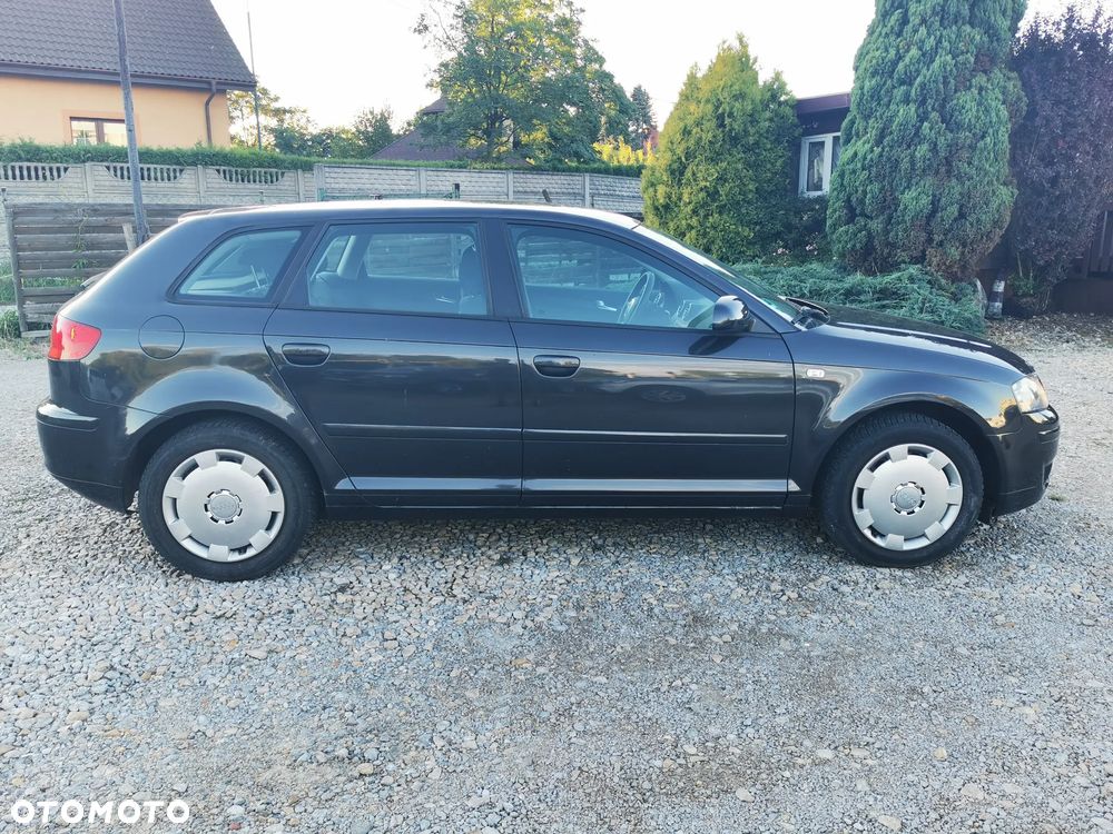 Audi A3 Sportback 1.6 Attraction - 6