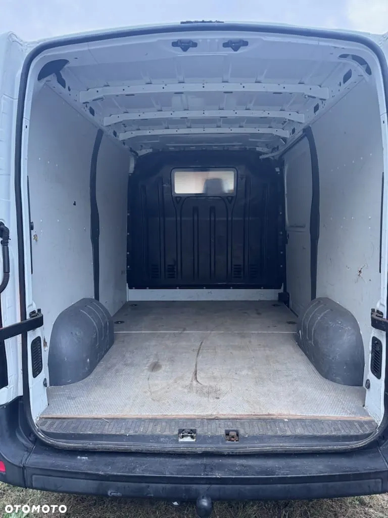 Nissan NV400 - 16
